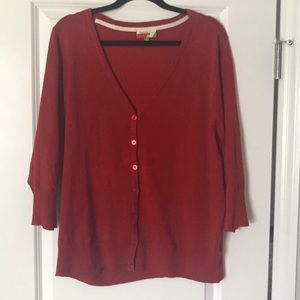Red quarter sleeved cardigan
